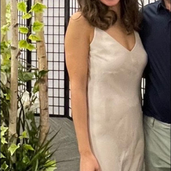 Aritzia satin dress - size small - Babaton - Picture 4 of 4